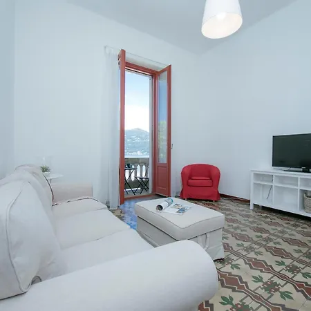 Residenza Oleandro View Center - Happy Apartman Luino